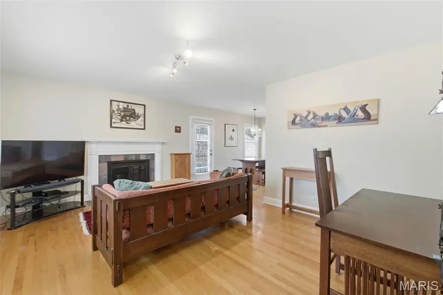 917 Pettus Place, Saint Charles, MO 63301 - Image #2