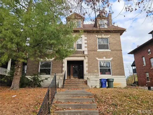 17 Windermere Place, St Louis, MO 63112