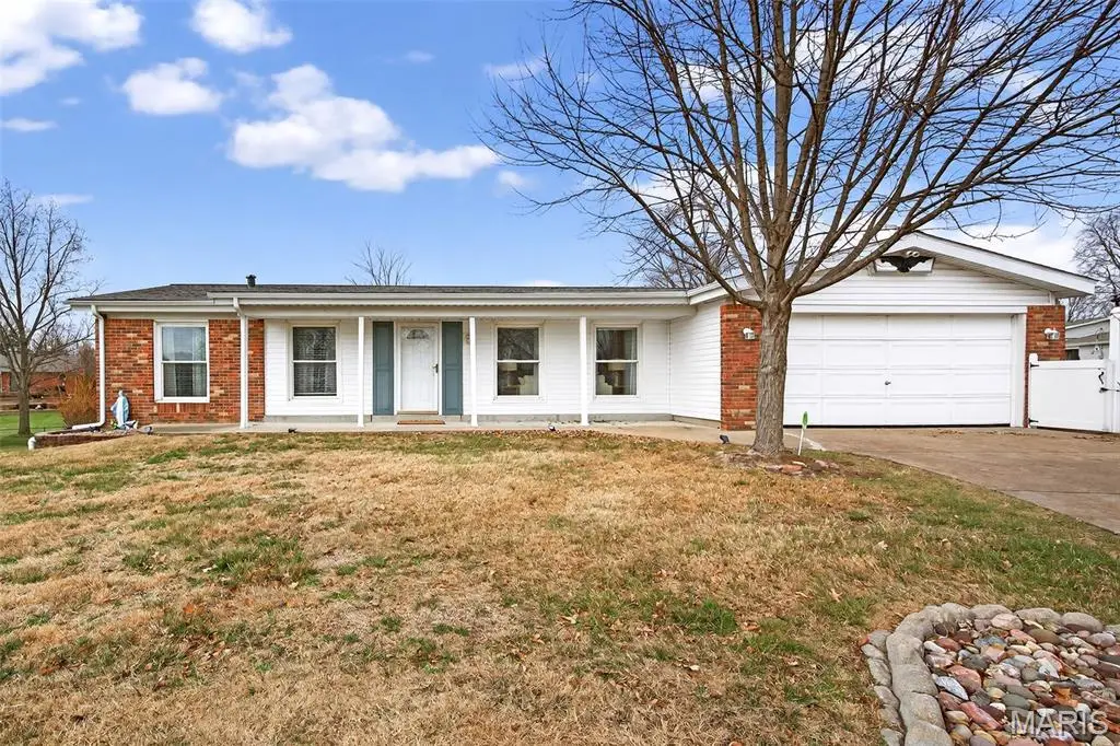 5122 Towne South Road, Saint Louis, MO 63128 - Image #1