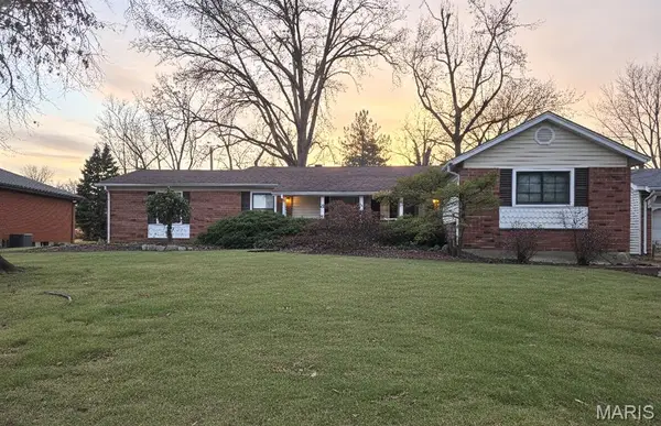 2945 Dover Drive, Florissant, MO 63033