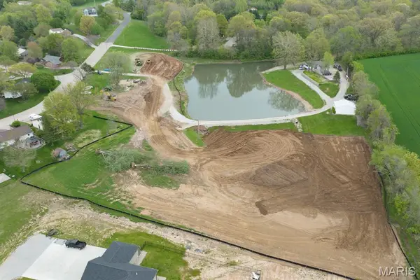 7 Ogle Estates, Columbia, IL 62236