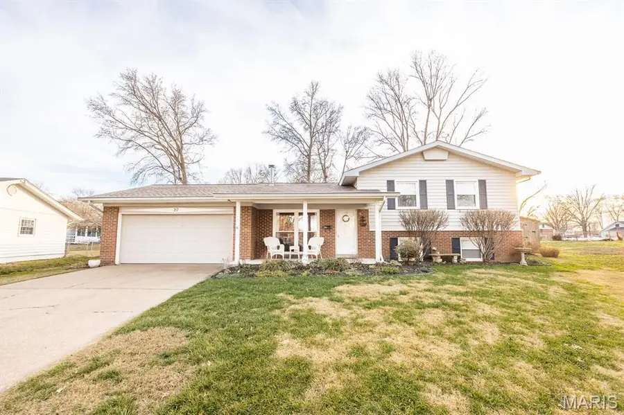 27 Coachlight Drive, Mascoutah, IL 62258 - Image #2
