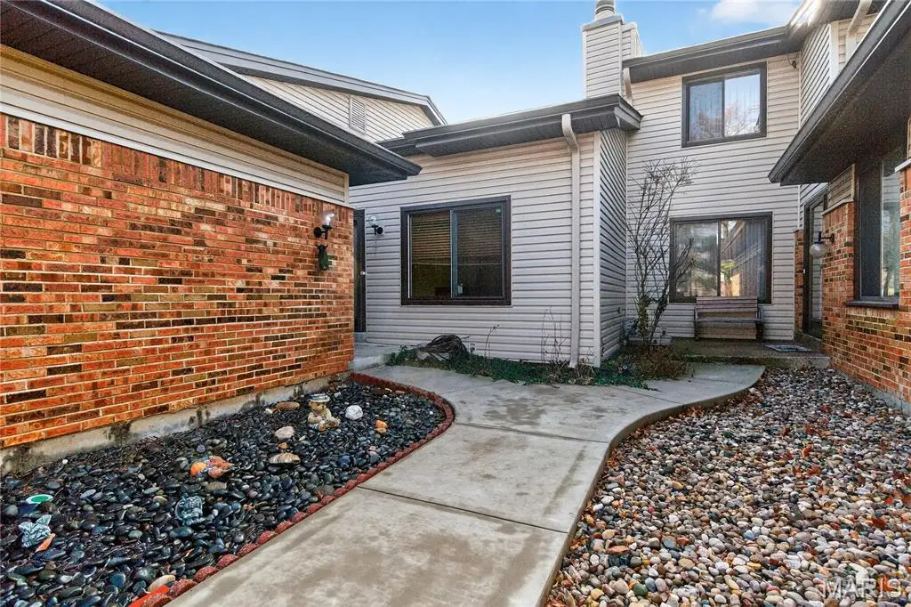 11612 Heather Dale Drive, Saint Louis, MO 63146 - Image #1