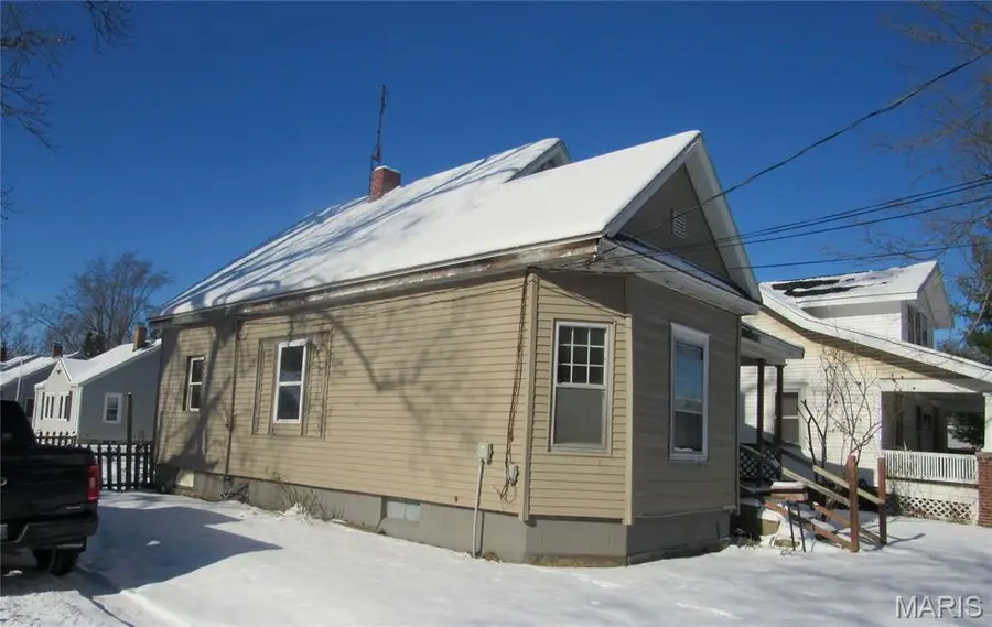 1023 S.east St., Jacksonville, IL 62650 - Image #2