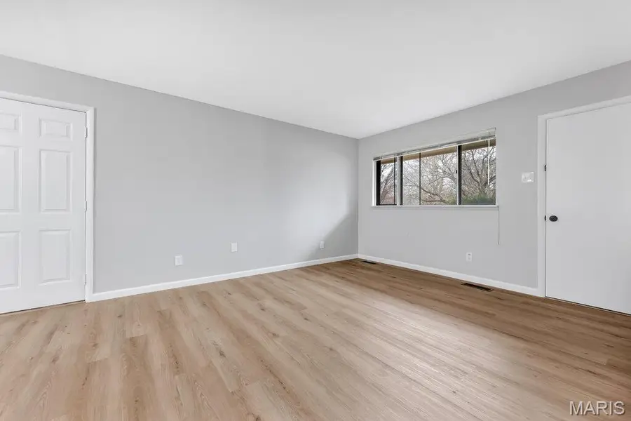 404 Spring Meadows Drive, Manchester, MO 63011 - Image #2