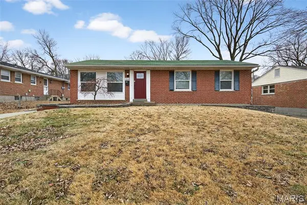 260 Saint Edward Lane, Florissant, MO 63033