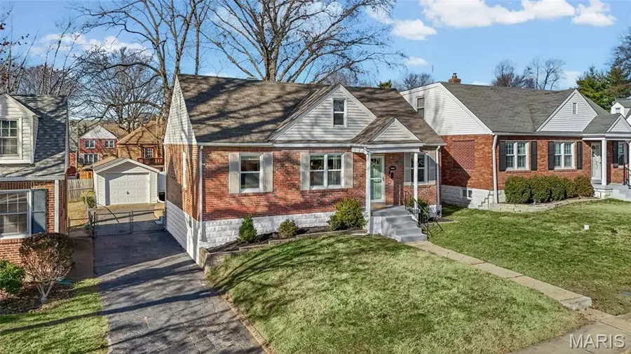 8605 Neier Lane, Affton, MO 63123 - Image #2