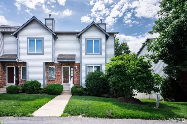 4207 Sherman Park Drive #14G, St Charles, MO 63303