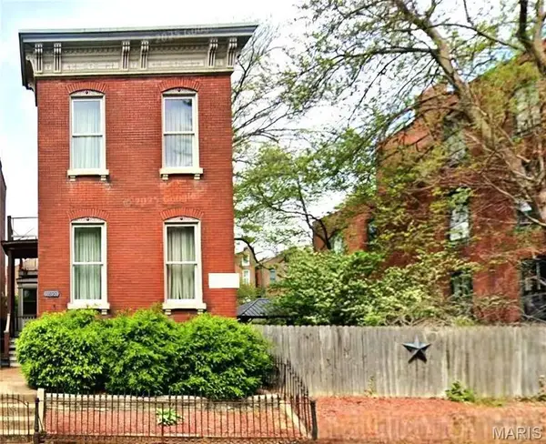 2421 S 13th Street, St Louis, MO 63104