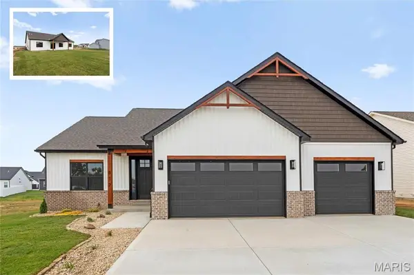 817 Golden Bell Lane, O'Fallon, IL 62269