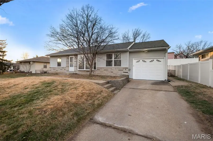 36 Buckley Meadows Drive, Mehlville, MO 63125 - Image #3