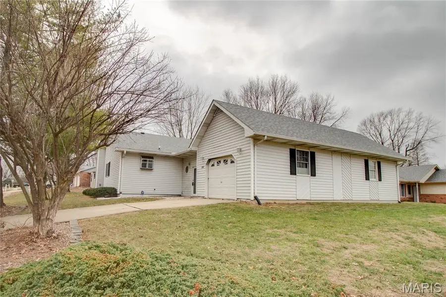 1801 Esic Drive, Edwardsville, IL 62025 - Image #3
