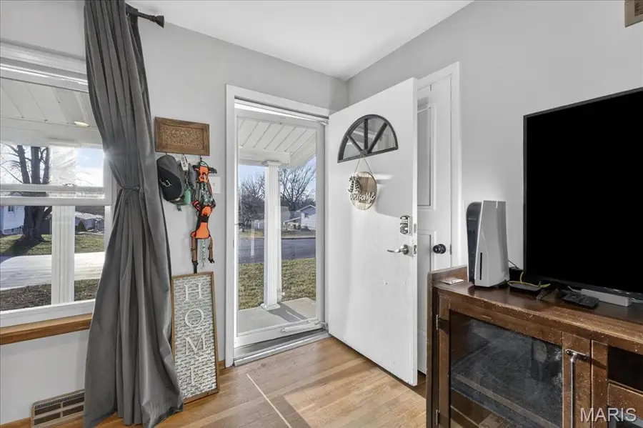 2534 Leonard Drive, Saint Charles, MO 63301 - Image #3