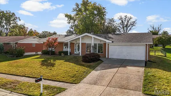 2838 Flintwood Drive, St Louis, MO 63129