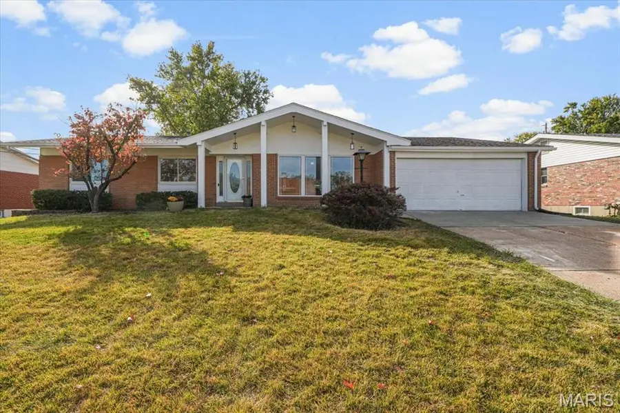 2838 Flintwood Drive, Saint Louis, MO 63129 - Image #3