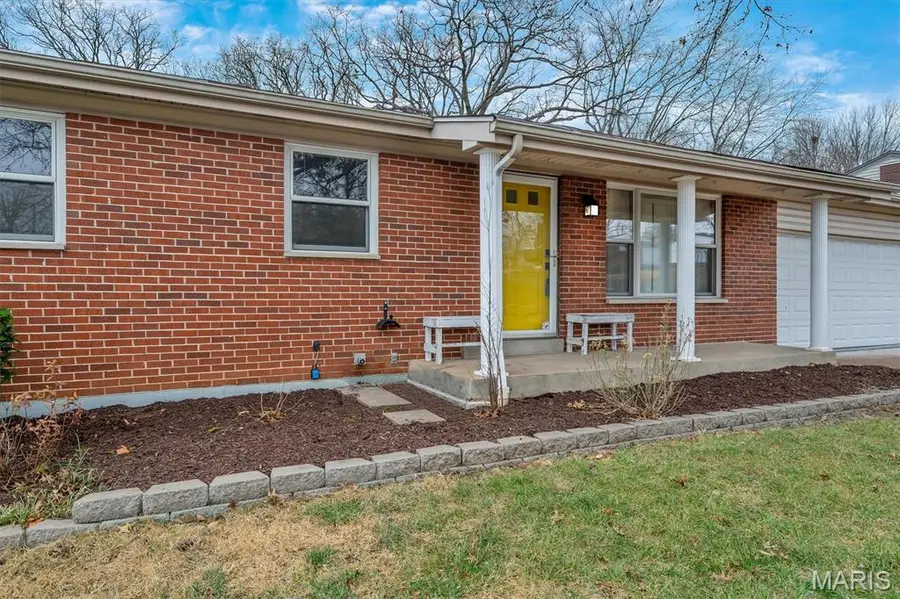 5439 Valleyside Lane, Saint Louis, MO 63128 - Image #3