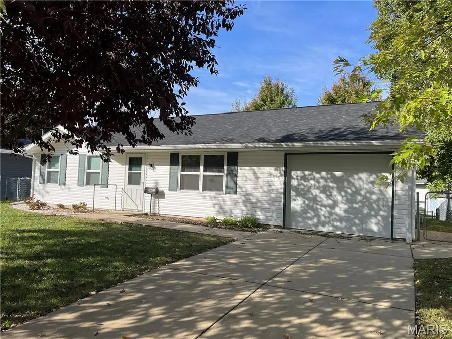 402 Willow Drive, Ofallon, IL 62269 - Image #2