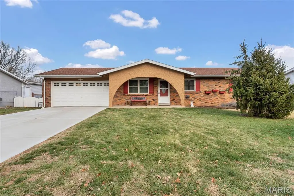 934 Silverstone Drive, Saint Charles, MO 63303 - Image #1