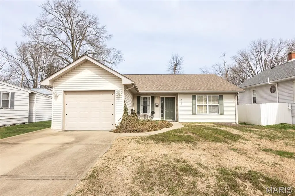 717 W Church Street, Mascoutah, IL 62258 - #1