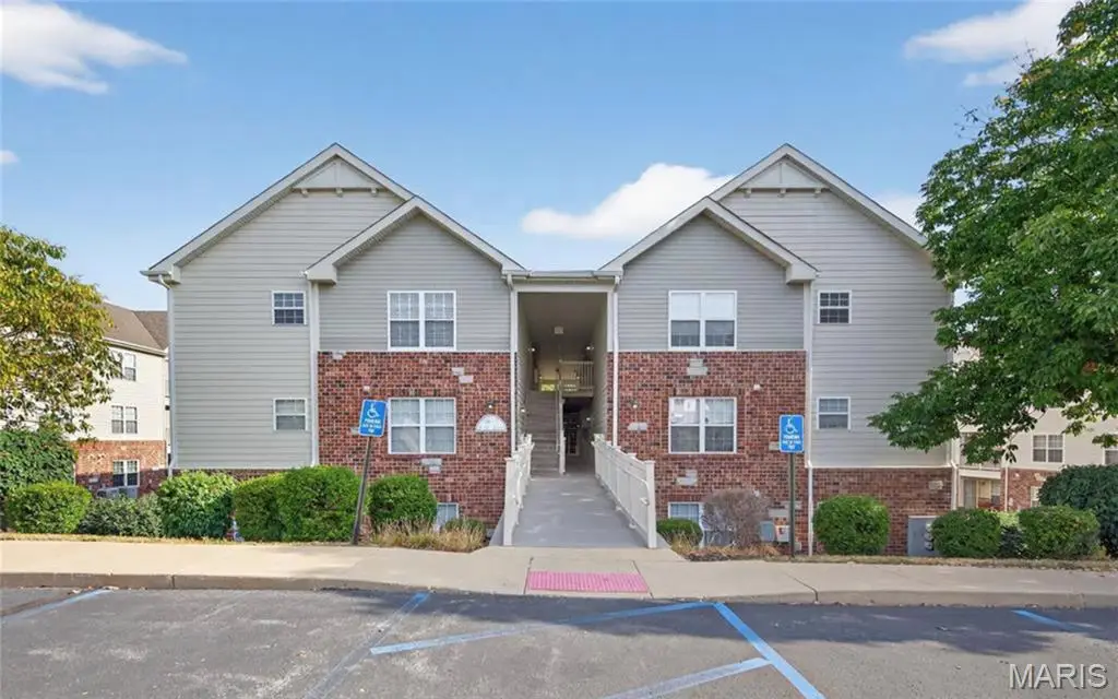 1632 Piedmont Circle #302, Saint Peters, MO 63304 - Image #1