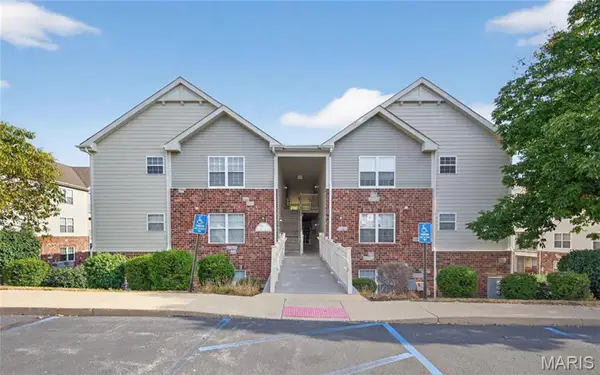 1632 Piedmont Circle #302, St Peters, MO 63304