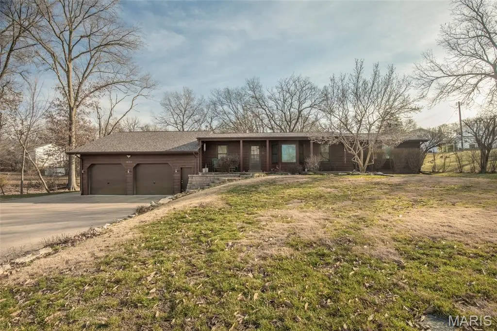 850 Starlight Drive, Saint Charles, MO 63304 - Image #1