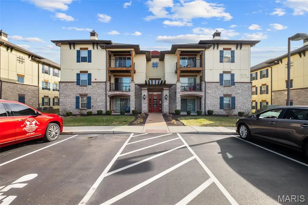 223 Bordeaux Way #223, Saint Peters, MO 63376 - Image #1