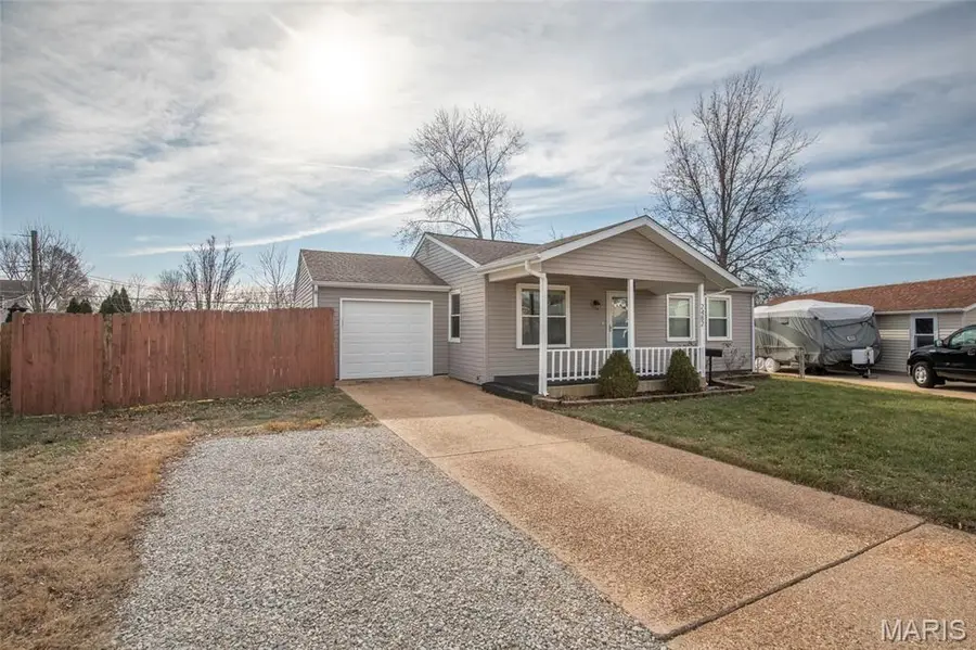 2482 Bonniebrook Drive, Maryland Heights, MO 63043 - Image #2