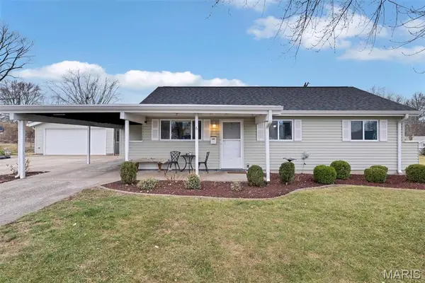 6 Saint Paul Court, O'Fallon, MO 63366