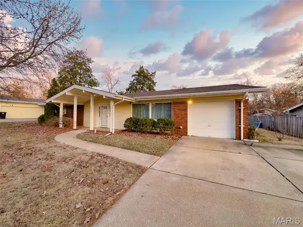 1640 Rathford Drive, St Louis, MO 63146