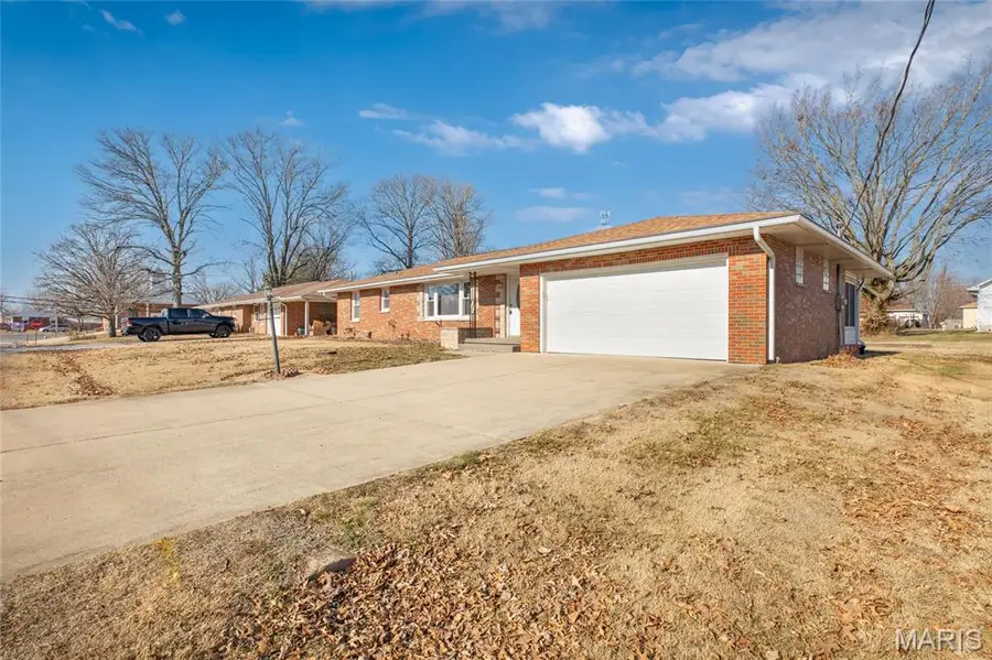 107 Park, Brighton, IL 62012 - Image #3