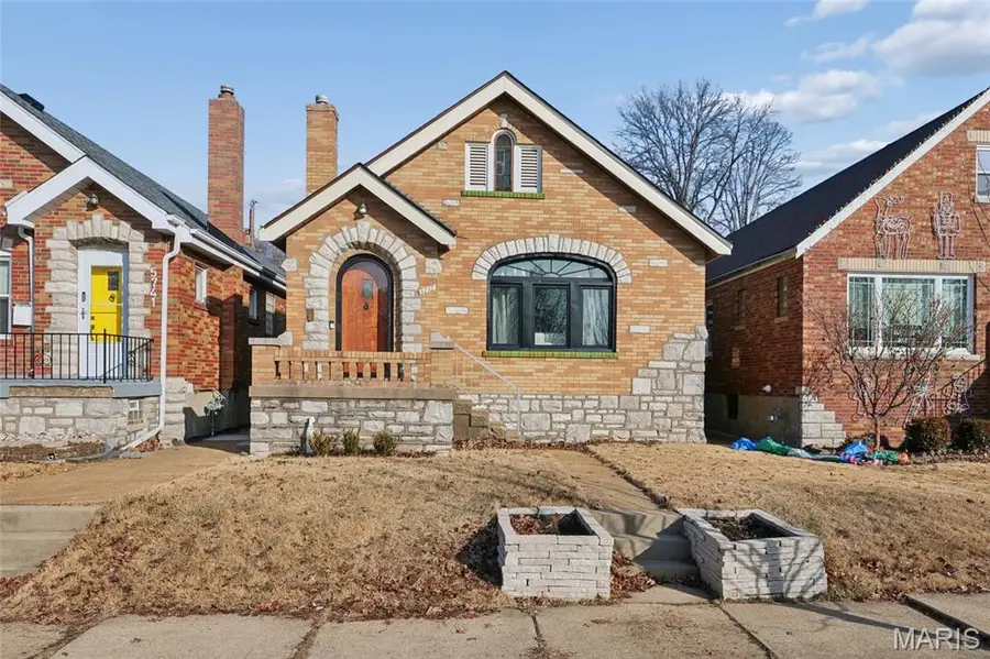 5737 Devonshire Avenue, Saint Louis, MO 63109 - Image #2
