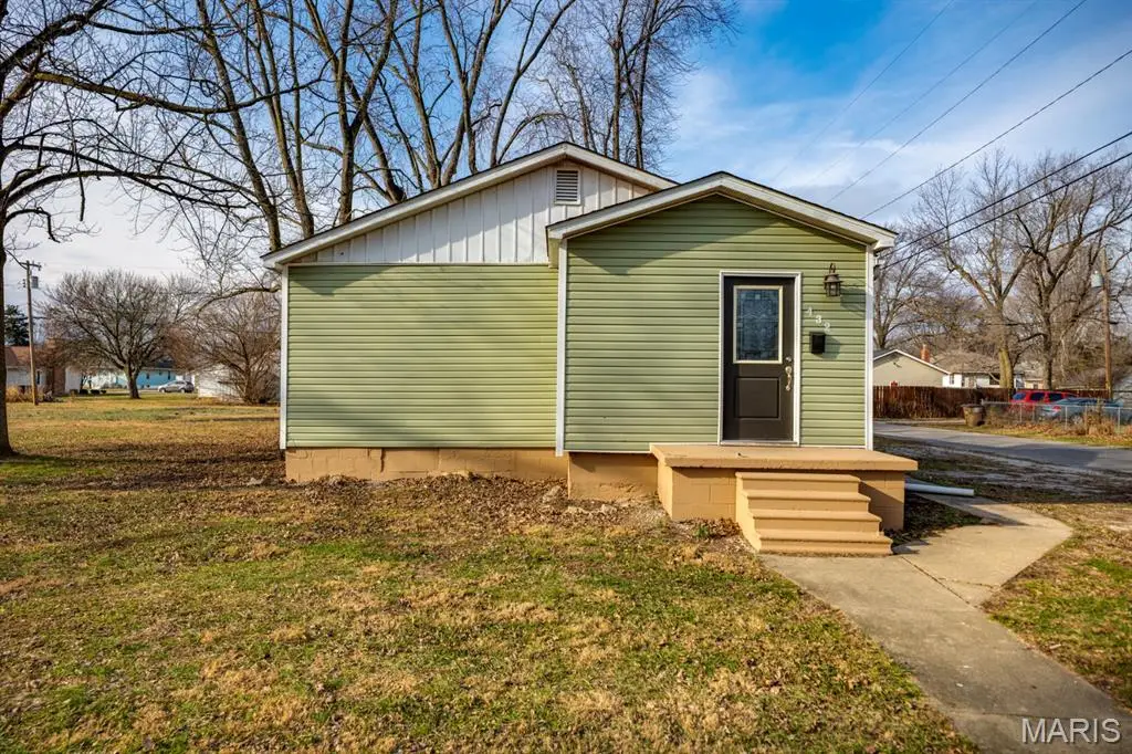 432 Anderson Street, Carlinville, IL 62626 - Image #1