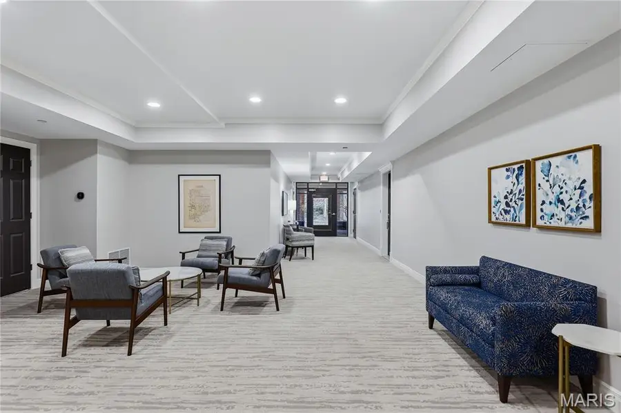 315 N Meramec Avenue #11, Clayton, MO 63105 - Image #2