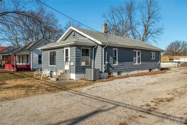 732 E Park Street, Duquoin, IL 62832