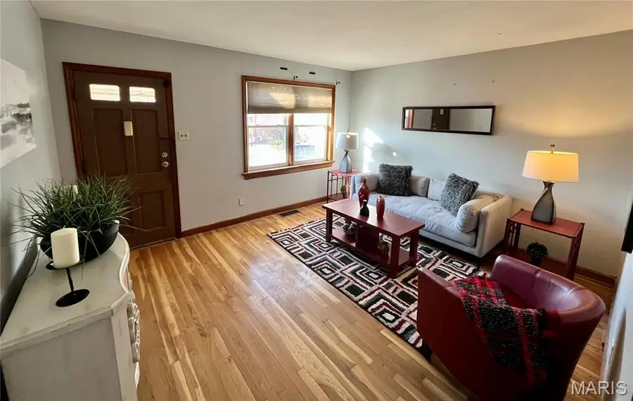 7 Saint Thomas Court, Florissant, MO 63031 - Image #2