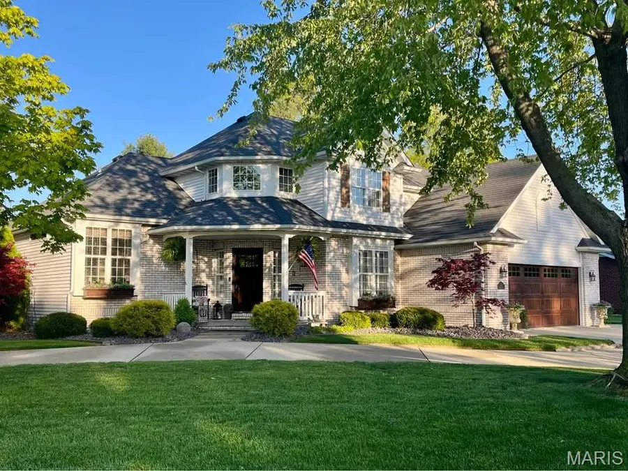 305 Kingsbury Court, Highland, IL 62249 - Image #2