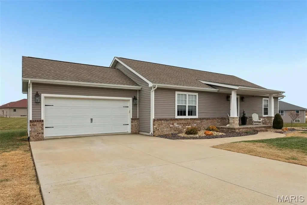 365 Briarwood Lane, Aviston, IL 62216 - Image #1