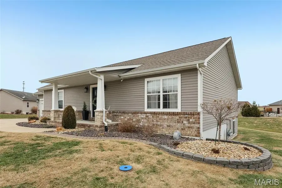 365 Briarwood Lane, Aviston, IL 62216 - Image #3