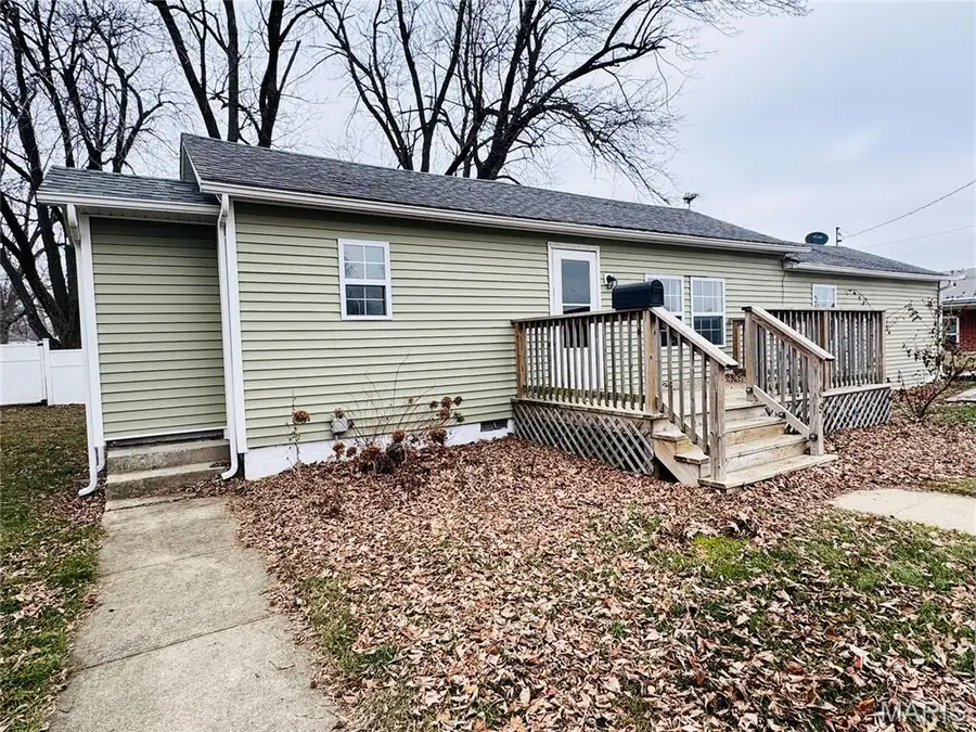 109 School Street, Raymond, IL 62560 - Image #2