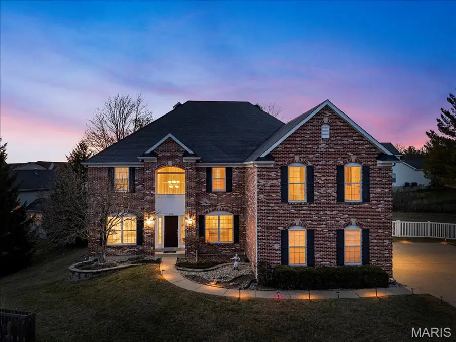 445 Whitestone Farm Drive, Chesterfield, MO 63017 - Image #2