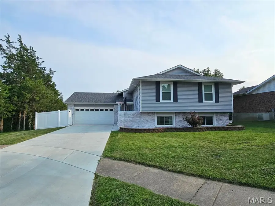 3968 Royal Estates Drive, Saint Louis, MO 63129 - Image #2