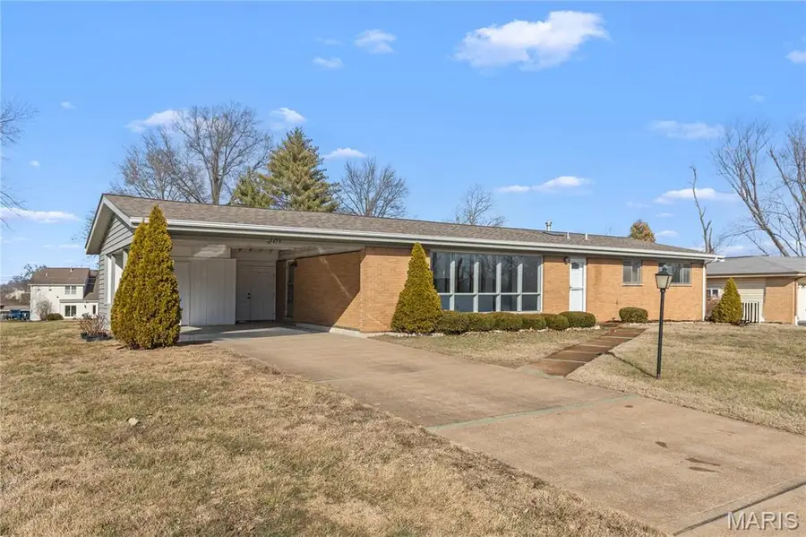 9479 Indian Meadows Drive, Olivette, MO 63132 - Image #2