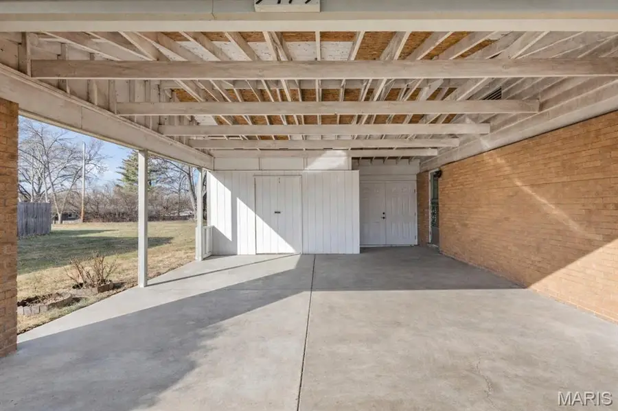 9479 Indian Meadows Drive, Olivette, MO 63132 - Image #3