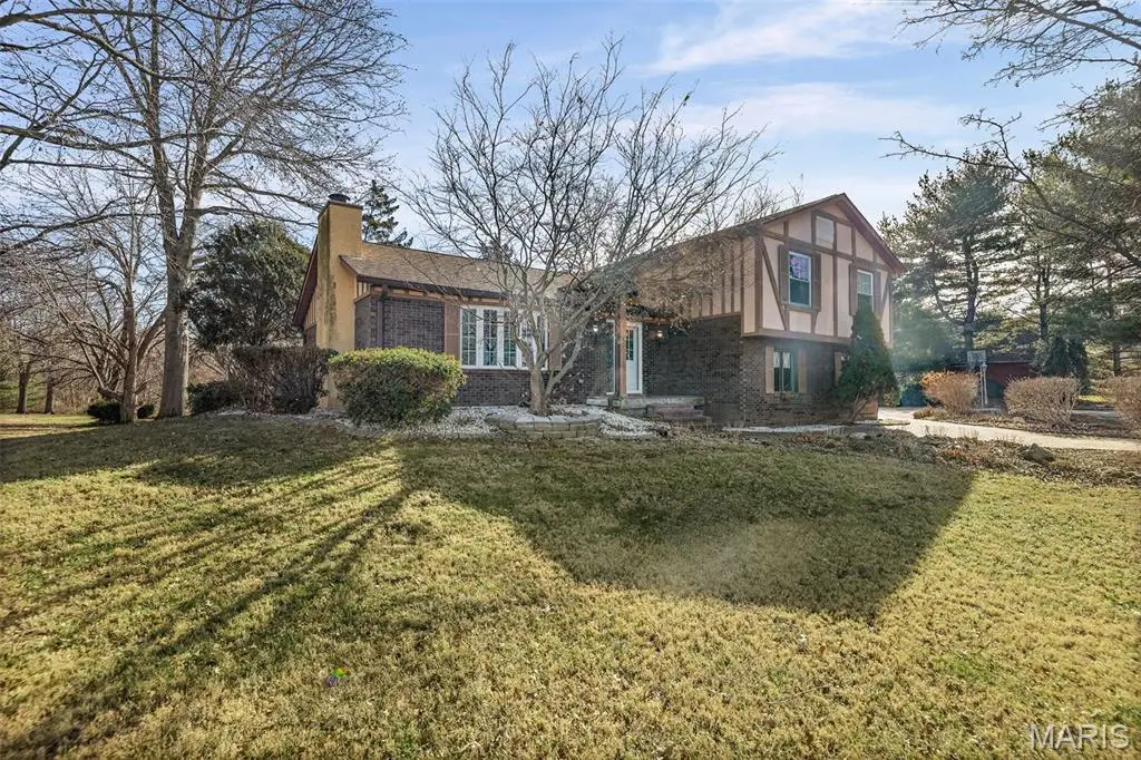 211 Covered Bridge Lane, Belleville, IL 62221 - Image #1