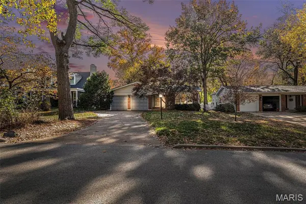 520 Edgar Court, Webster Groves, MO 63119