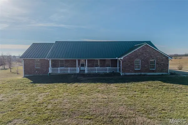 23598 Falcon Road, Lebanon, MO 65536