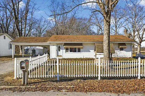 13 Sandridge Drive, New Athens, IL 62264