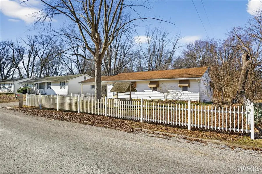 13 Sandridge Drive, New Athens, IL 62264 - Image #3