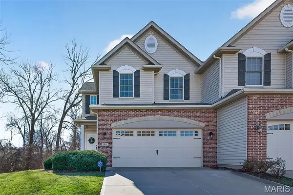100 Carnoustie Court, St Charles, MO 63301